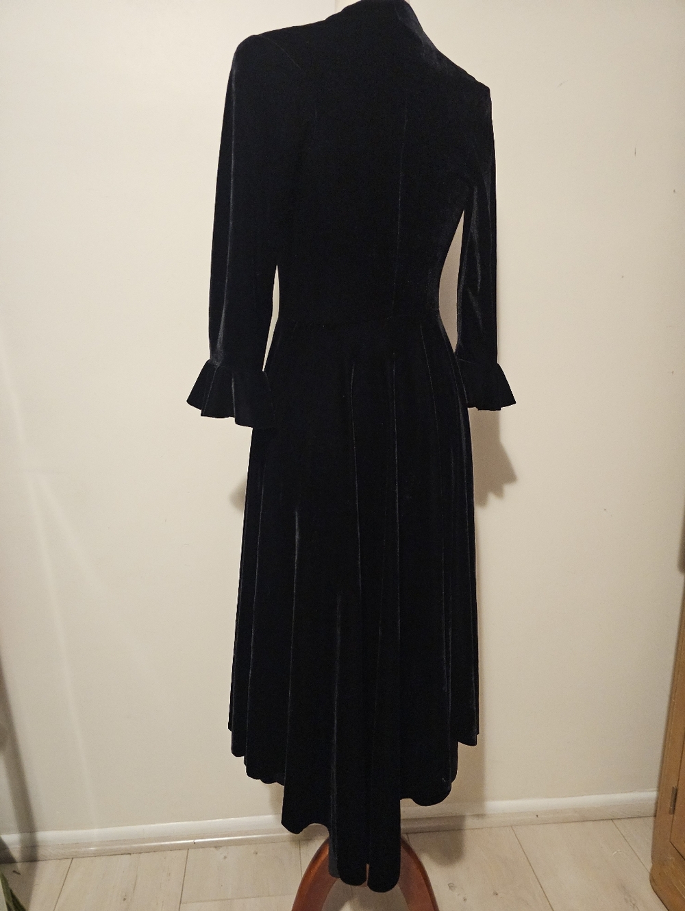 Nuit Clothing Atelier "Pastorale" Dress Black Velvet - Picture 10 of 16